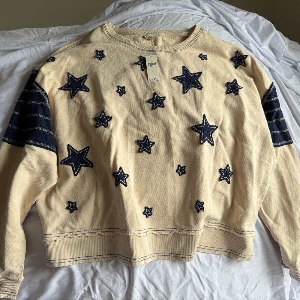 Pilcro Women’s Beige and Navy Star Crewneck Sweatshirt